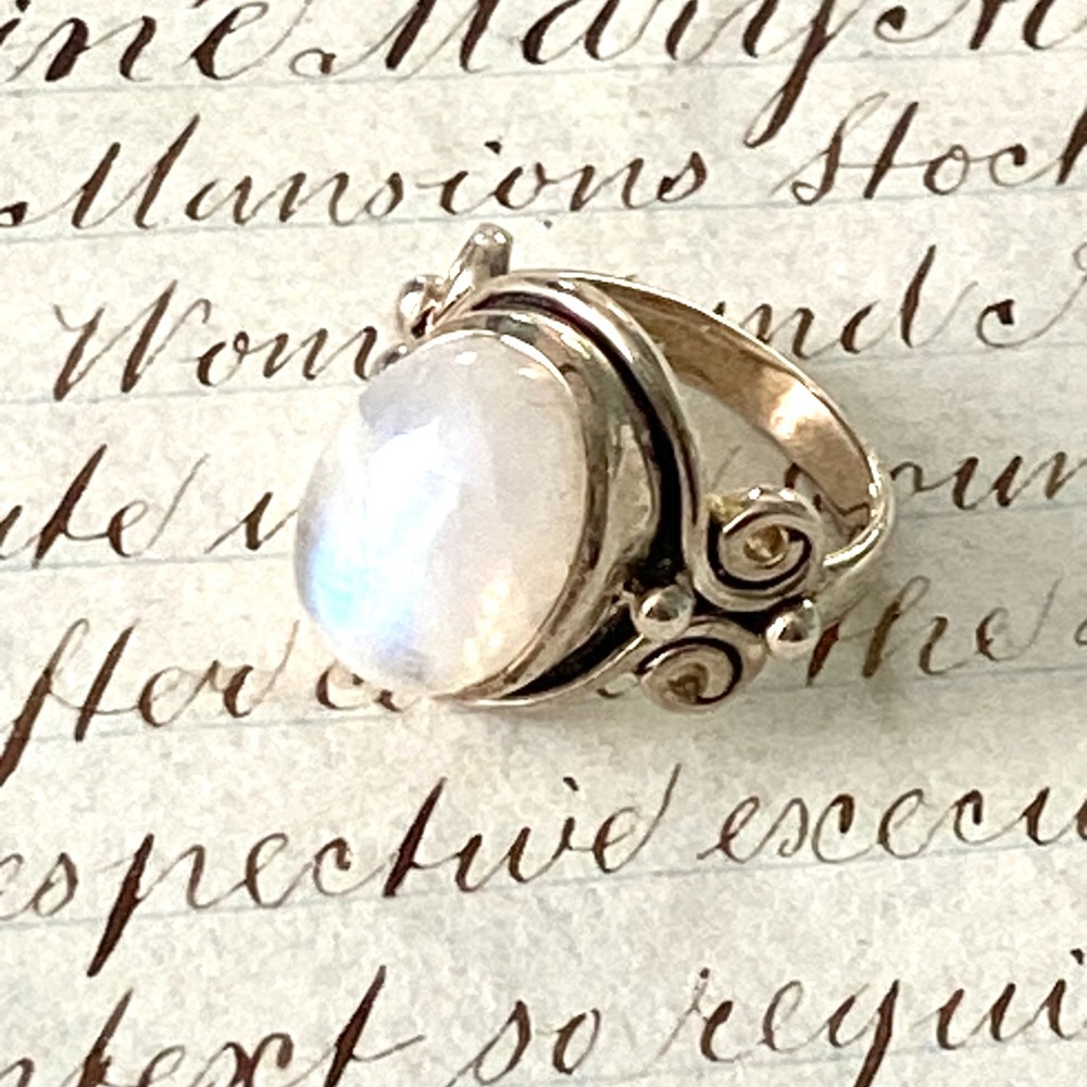Stunning Arya 925 Sterling Silver and Moonstone Ring Size 5 - Picture 10 of 12